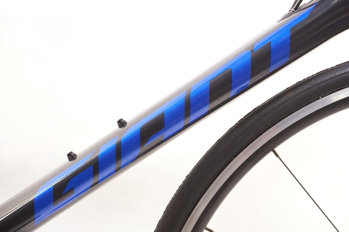 GIANT 「ジャイアント」 TCR ADVANCED 2 KOM 2022年モデル ロードバイク / 中目黒店
