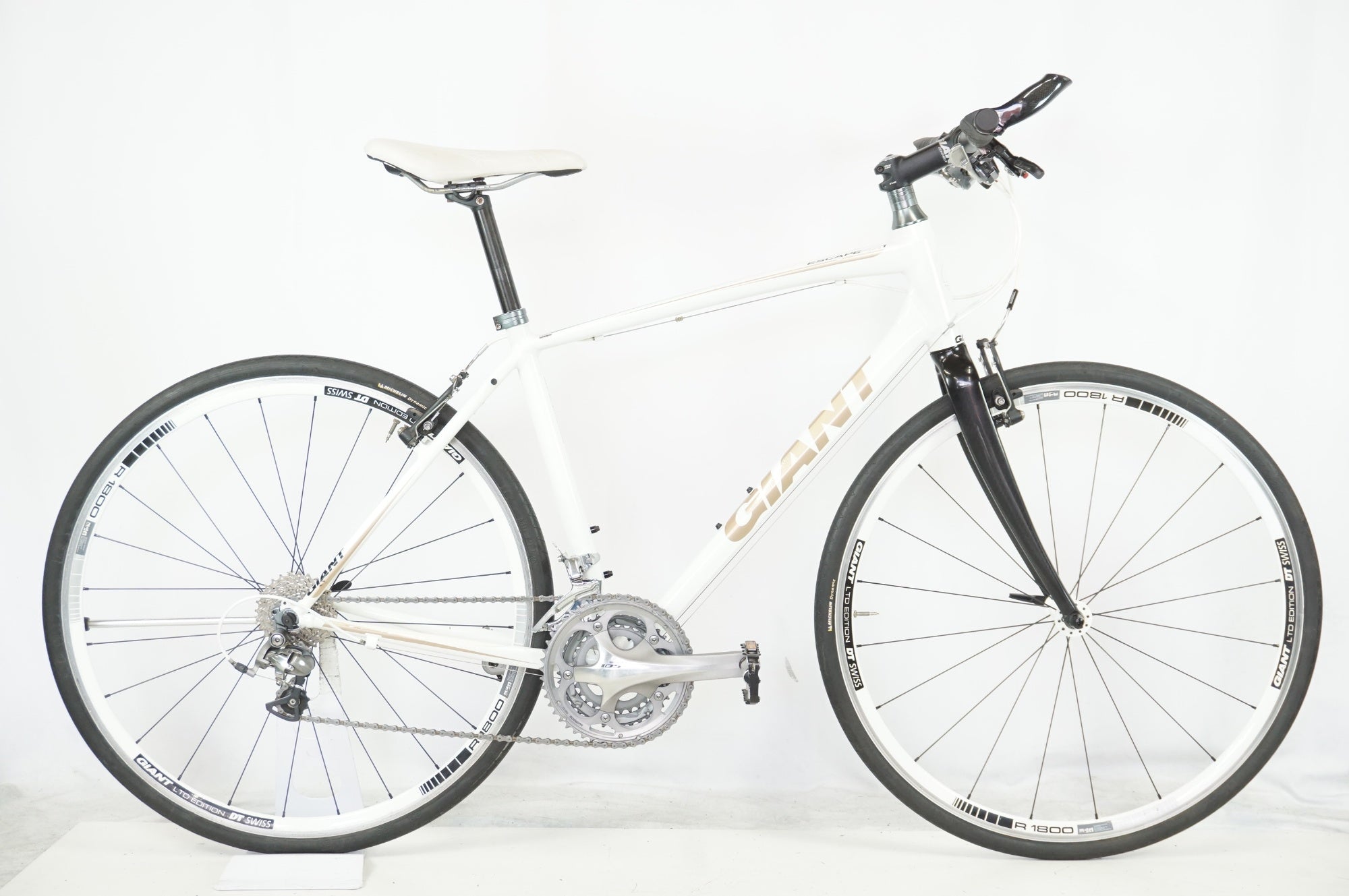 GIANT 「ジャイアント」 ESCAPE RX1 2015年モデル クロスバイク