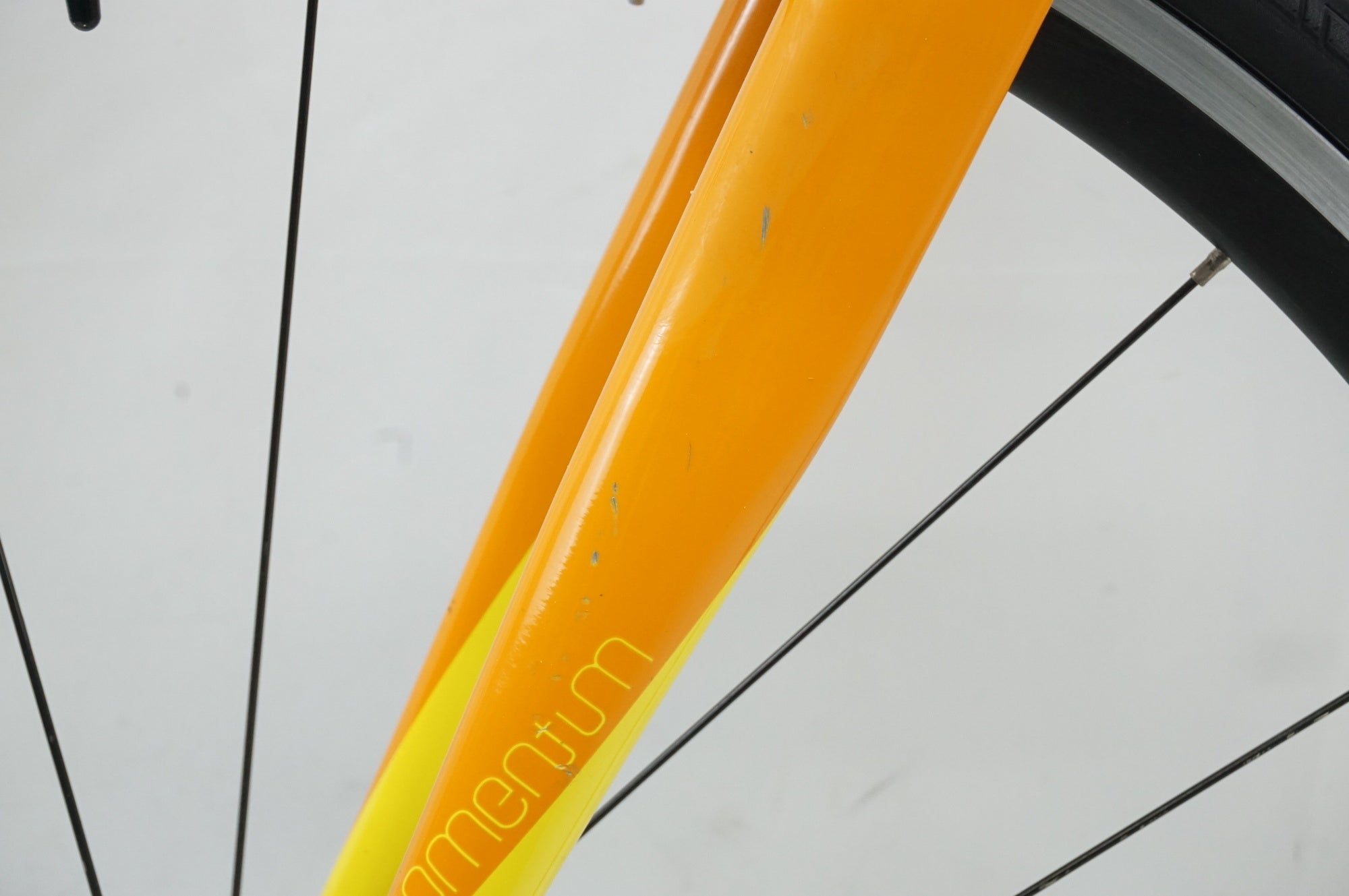 MOMENTUM 「モーメンタム」 IWANT 2.4 2014年モデル カスタム ロードバイク / 大宮店