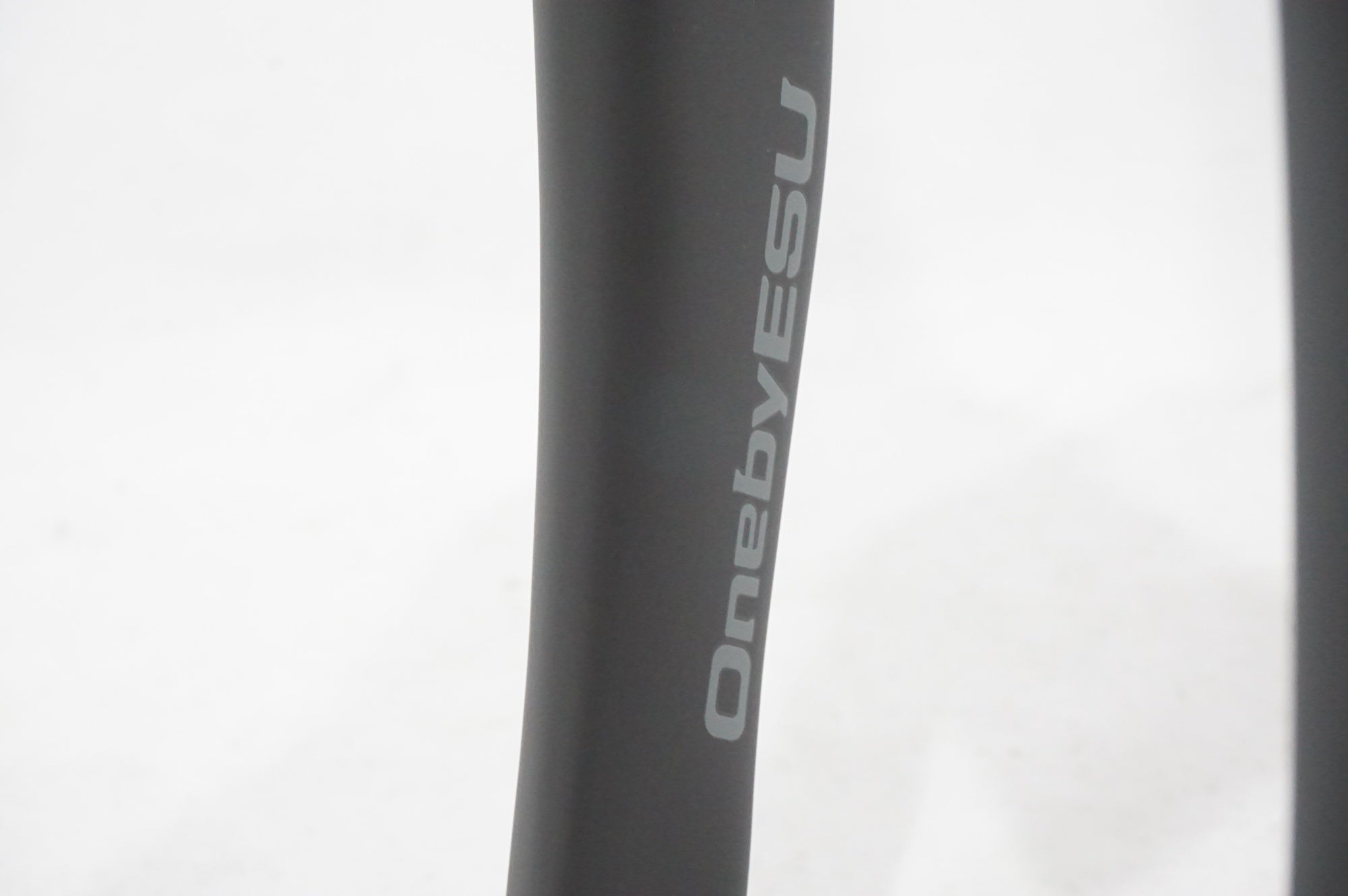 ONEBYESU 「ワンバイエス」 OBS-GBD1.5TH カーボン フロントフォーク / AKIBA店