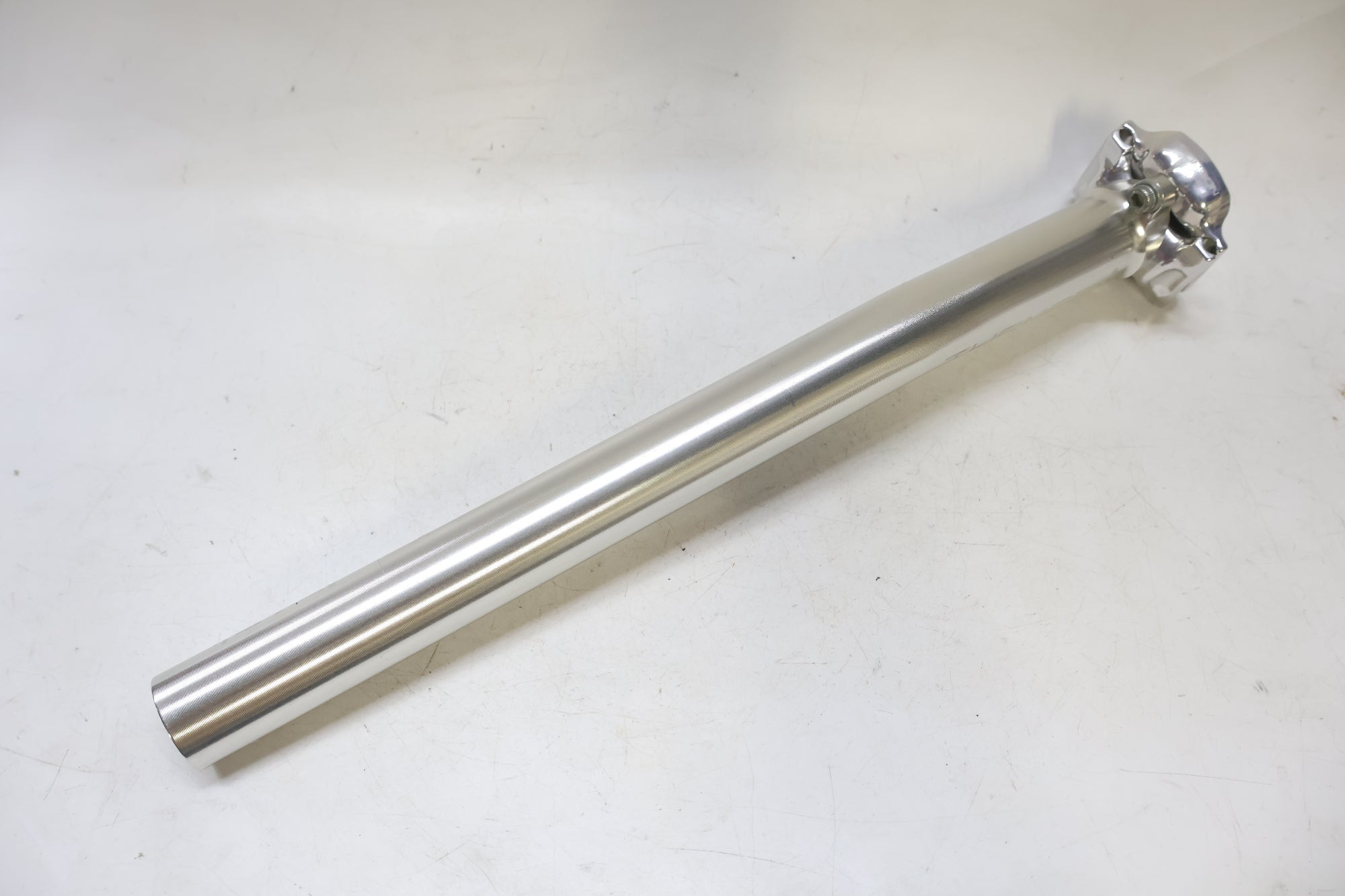 THOMSON 「トムソン」 MASTERPIECE Φ27.2 330mm シートポスト / 高知店