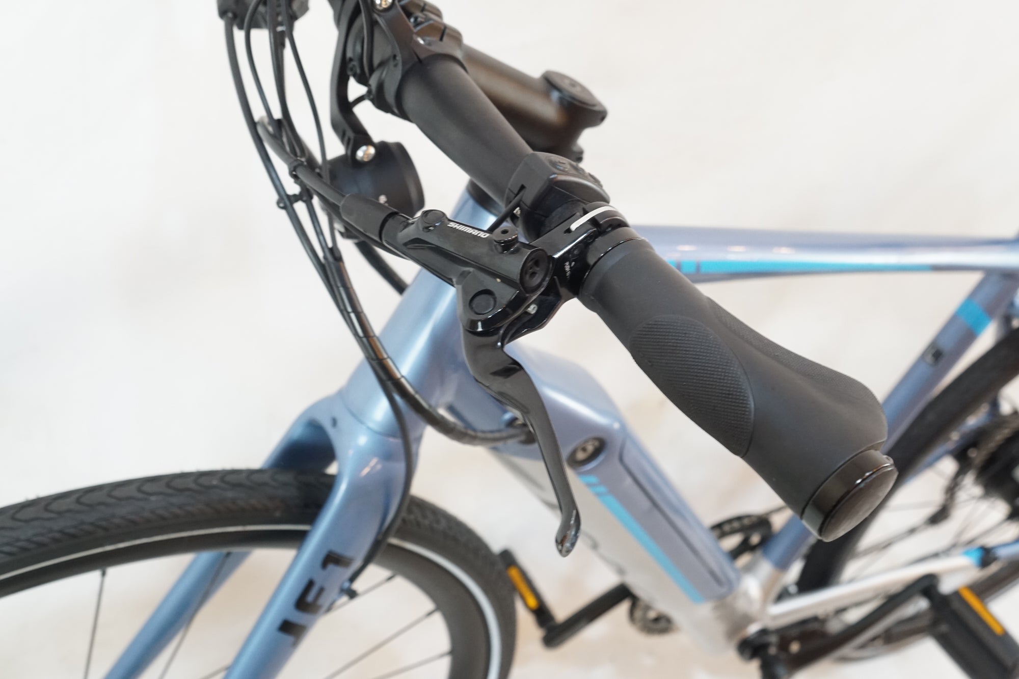 BESV 「ベスビー」 JF1 2022年モデル 電動アシスト自転車 / バイチャリ浦和ベース