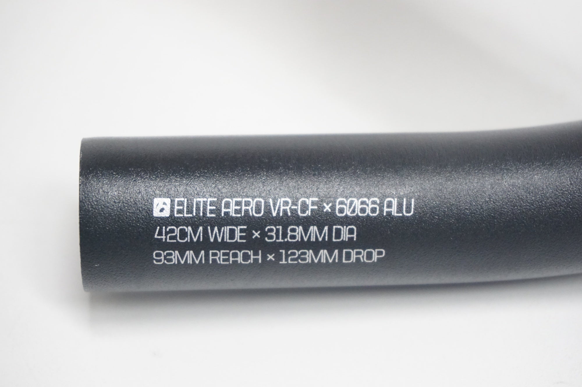 BONTRAGER 「ボントレガー」 ELITE AERO VR-CF φ31.8 420mm ハンドル / 福岡店