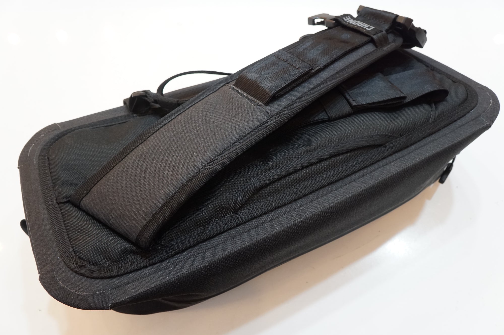 CHROME 「クローム」 ミニ カデッド ウォータープルーフ ボディバッグ / バイチャリ浦和ベース