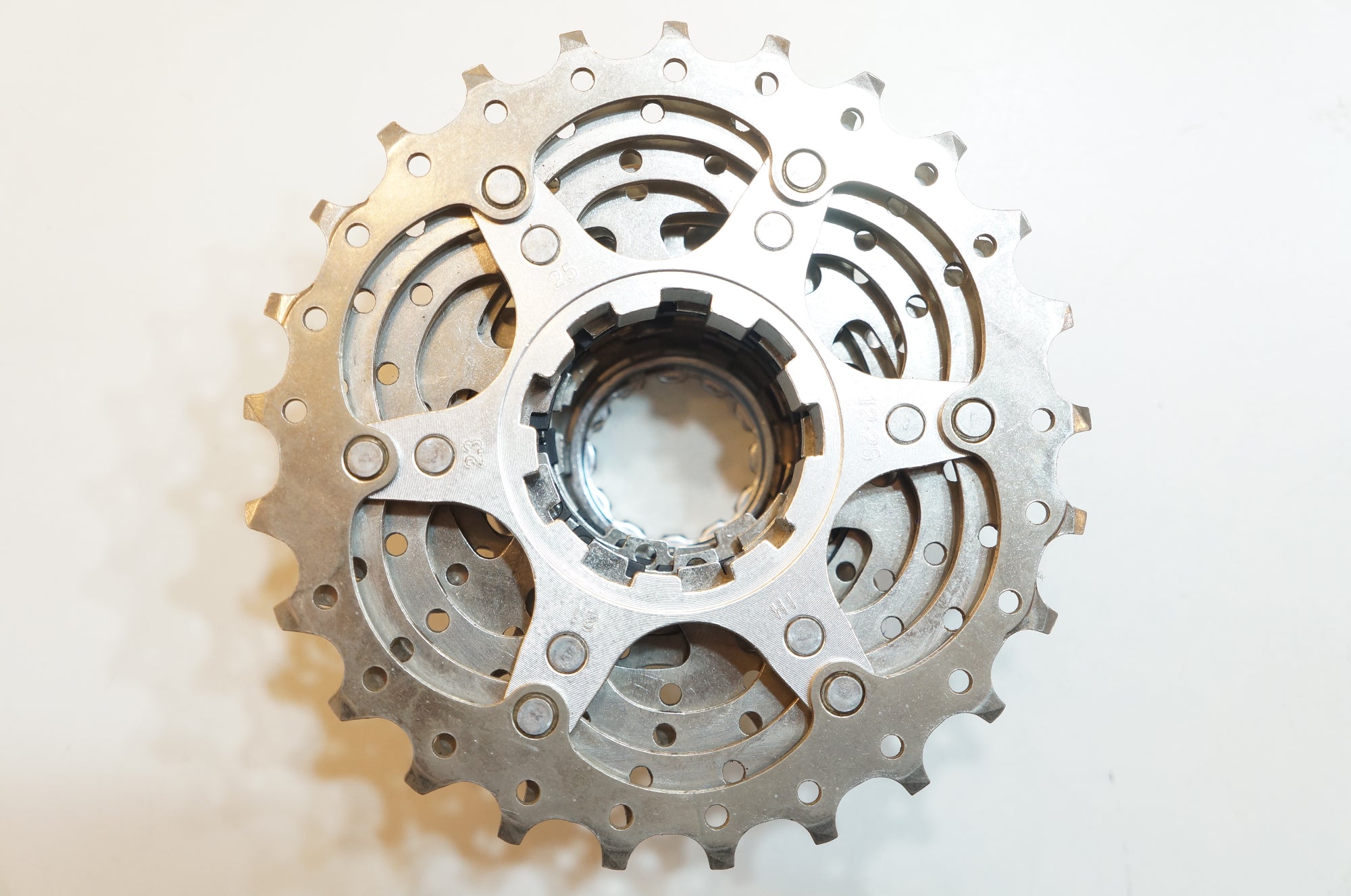 SHIMANO 「シマノ」 105 CS-5700 12-25T スプロケット / バイチャリ浦和ベース