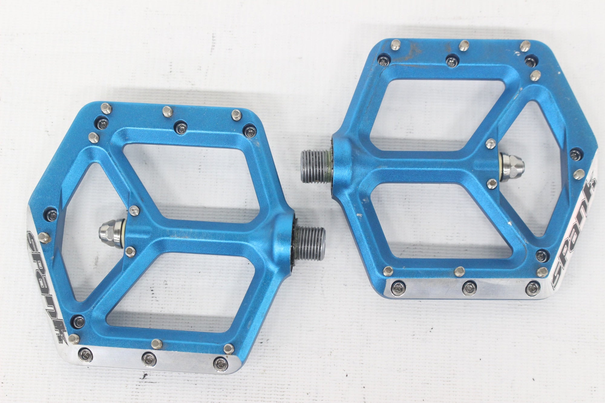 SPANK 「スパンク」 SPIKE FLAT ペダル / 阪急塚口店