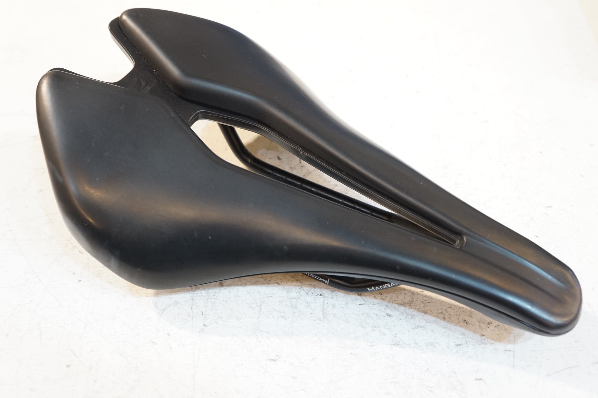 MOST 「モスト」 LYNX ULTRA サドル / バイチャリ浦和ベース