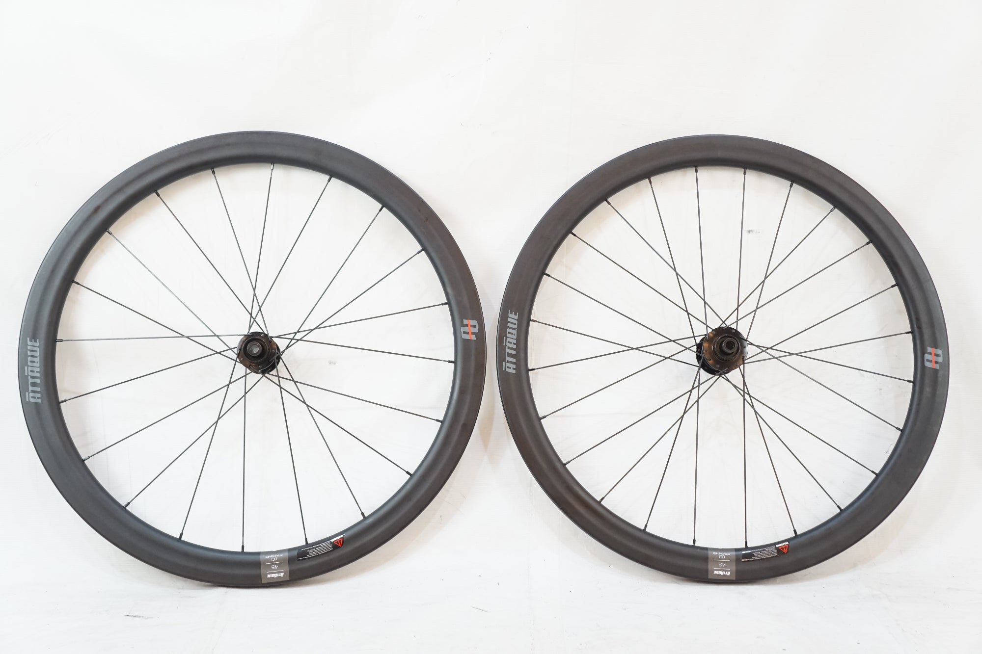 ATTAQUE 「アタッキ」 45 DISC シマノ11速 ホイールセット / バイチャリ浦和ベース