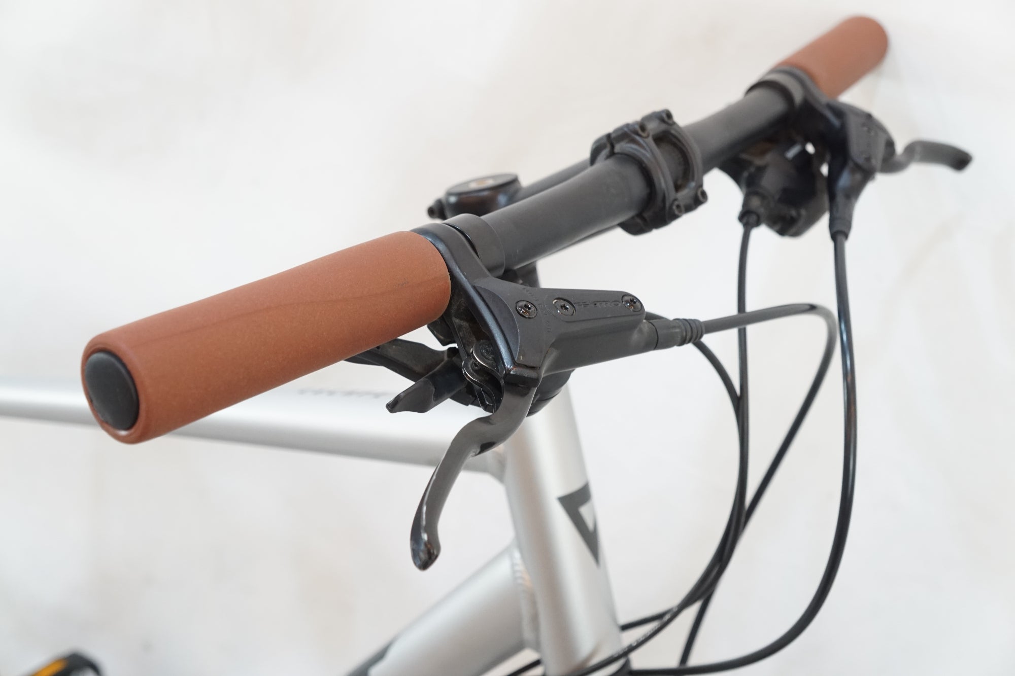 GIANT 「ジャイアント」 ESCAPE R DISC 2025年モデル クロスバイク / バイチャリ浦和ベース