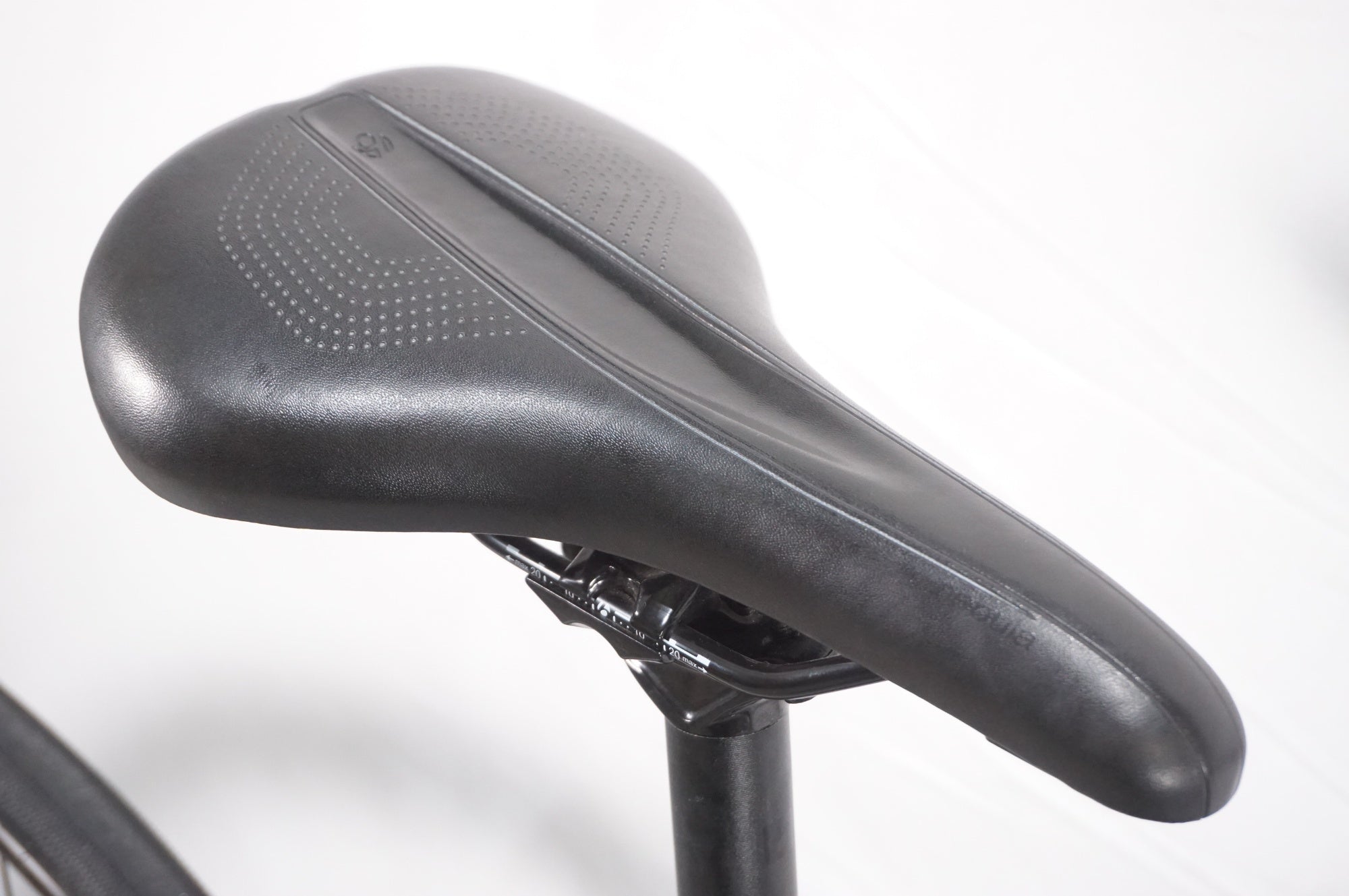 TREK 「トレック」 FX SPORT CARBON4 2021年モデル クロスバイク / AKIBA店
