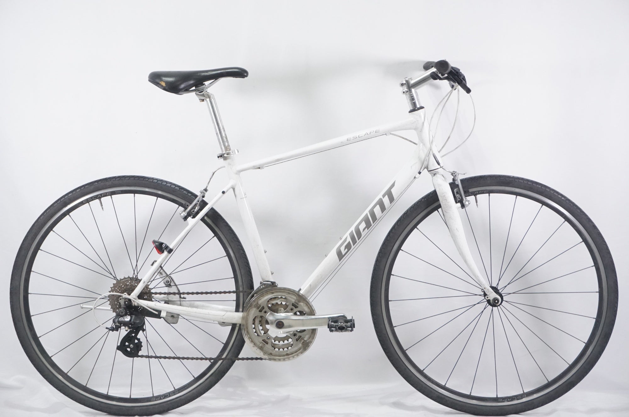 GIANT JAPAN 35周年記念モデル クロスバイクESCAPE R3 SEと