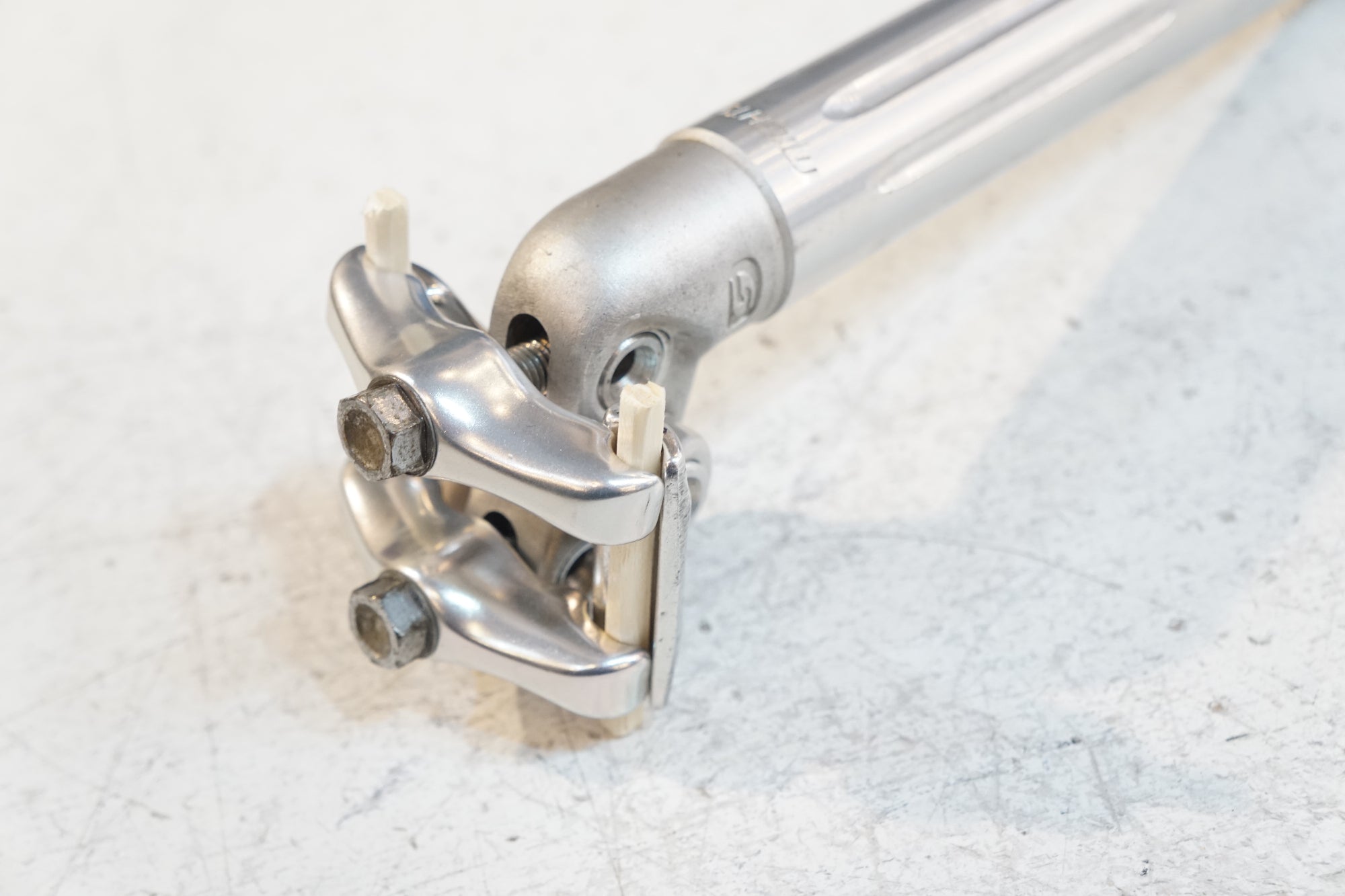 SUGINO 「スギノ」 MIGHTY NJS φ26.8 205mm シートポスト / バイチャリ浦和ベース