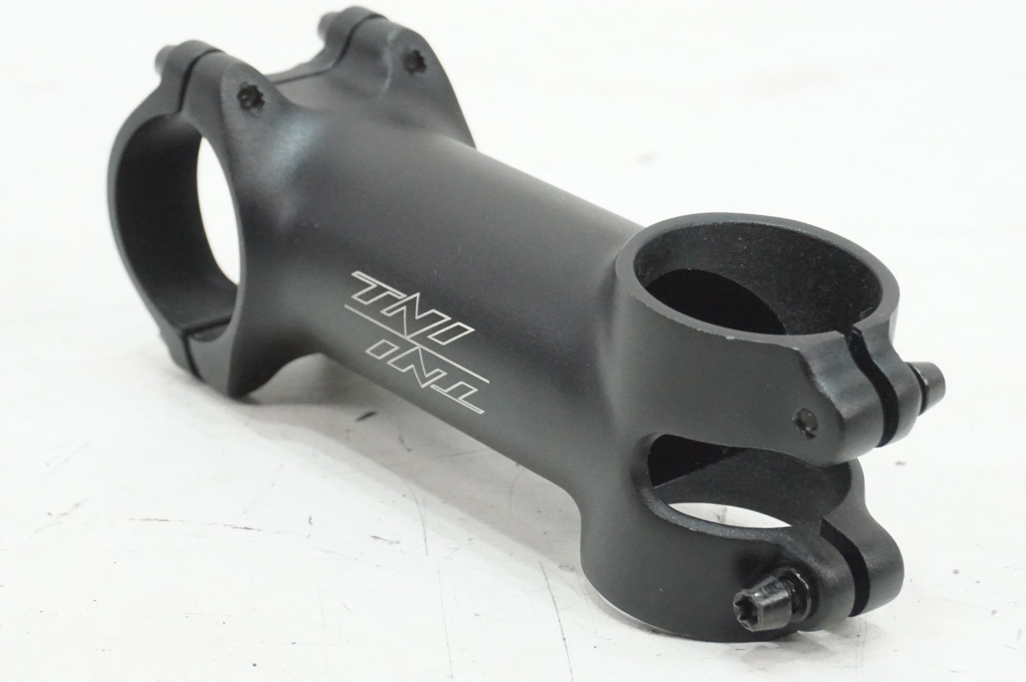 TNI 「ティーエヌアイ」 HELIUM6 90mm φ31.8 ステム / 大宮店