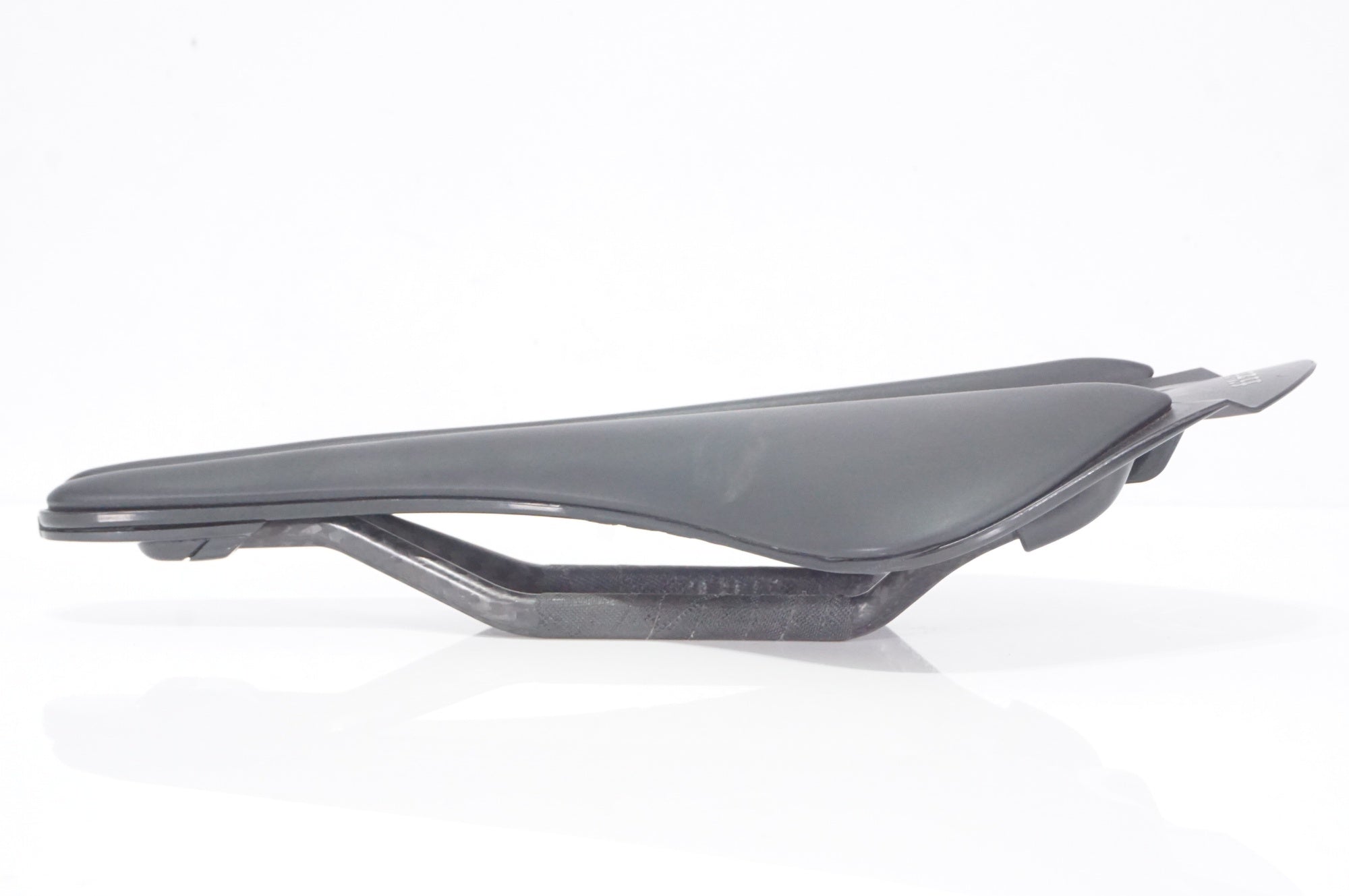 FIZIK 「フィジーク」 ARIONE R1 VERSUS EVO カーボンレール サドル / AKIBA店