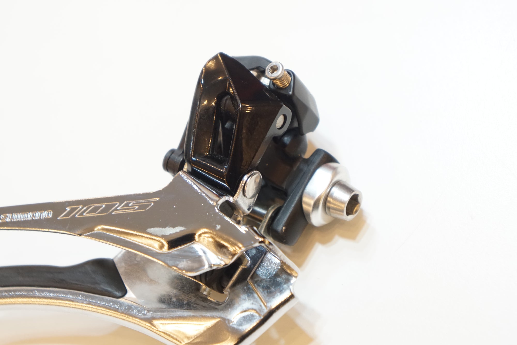 SHIMANO 「シマノ」 105 FD-R7000 フロントディレイラー / バイチャリ浦和ベース