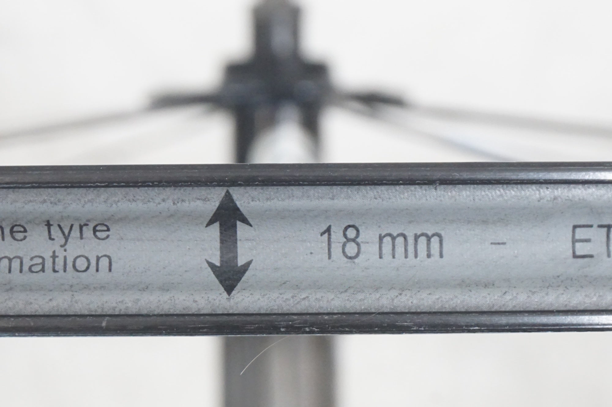 CAMPAGNOLO 「カンパニョーロ」 VENTO REACTION シマノ11速 ホイールセット / 福岡店