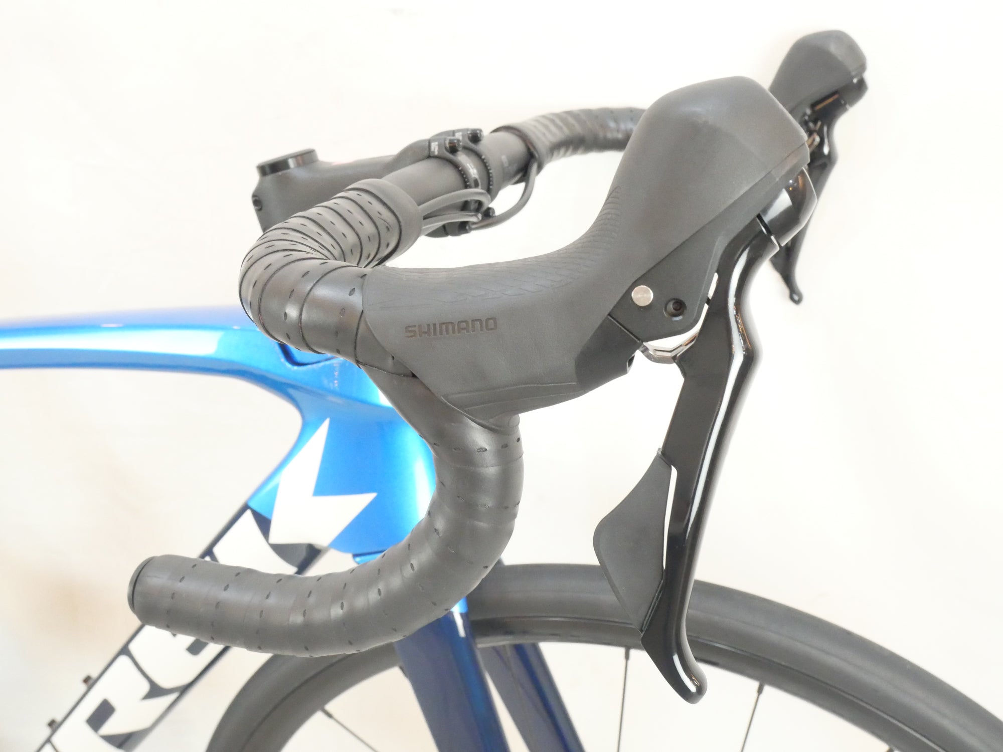 TREK 「トレック」」 EMONDA SL5 DISC 2022年モデル ロードバイク / バイチャリ浦和ベース