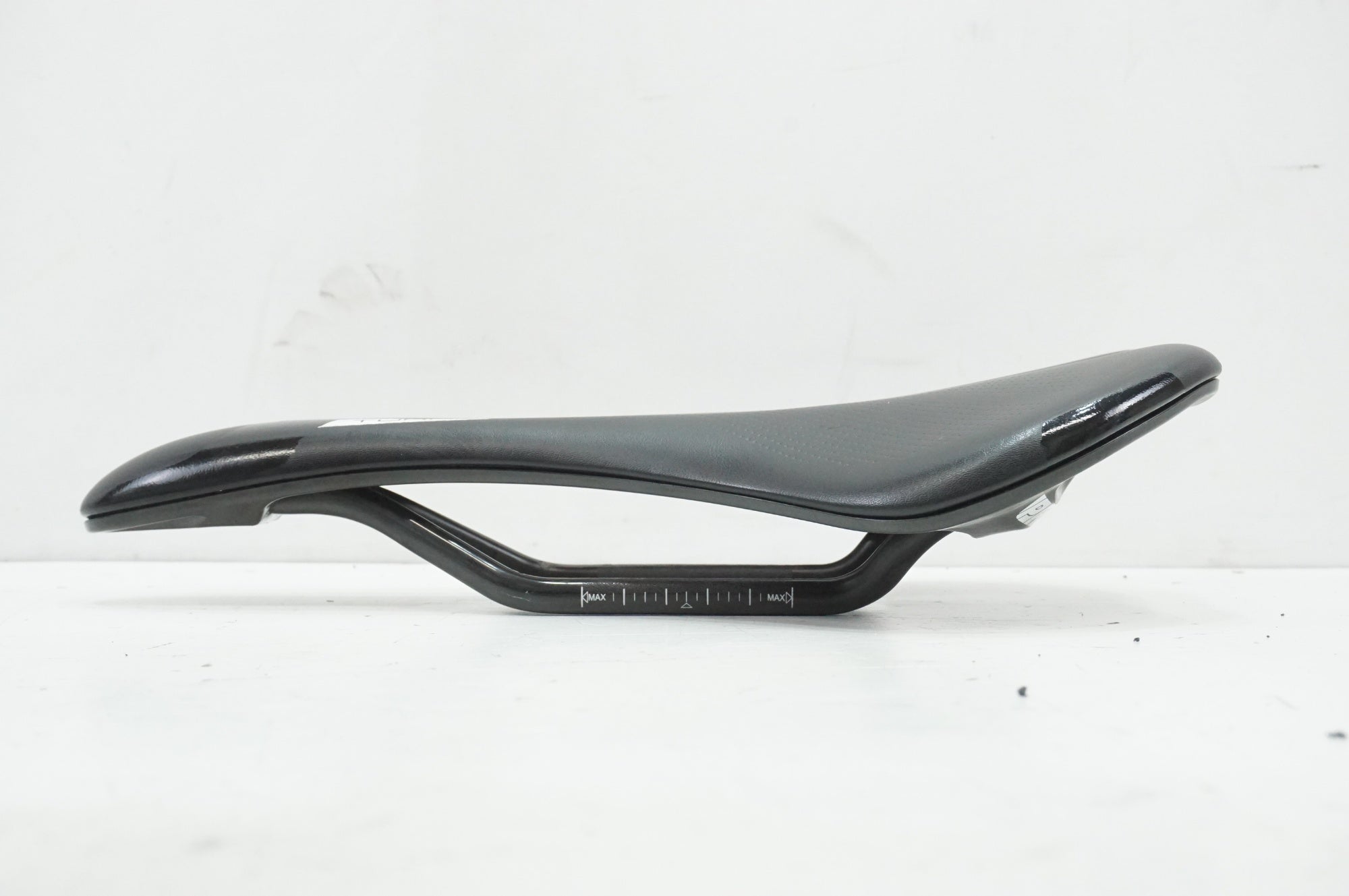 SHIMANO 「シマノ」 PRO TURNIX CARBON 142mm サドル / 大宮店