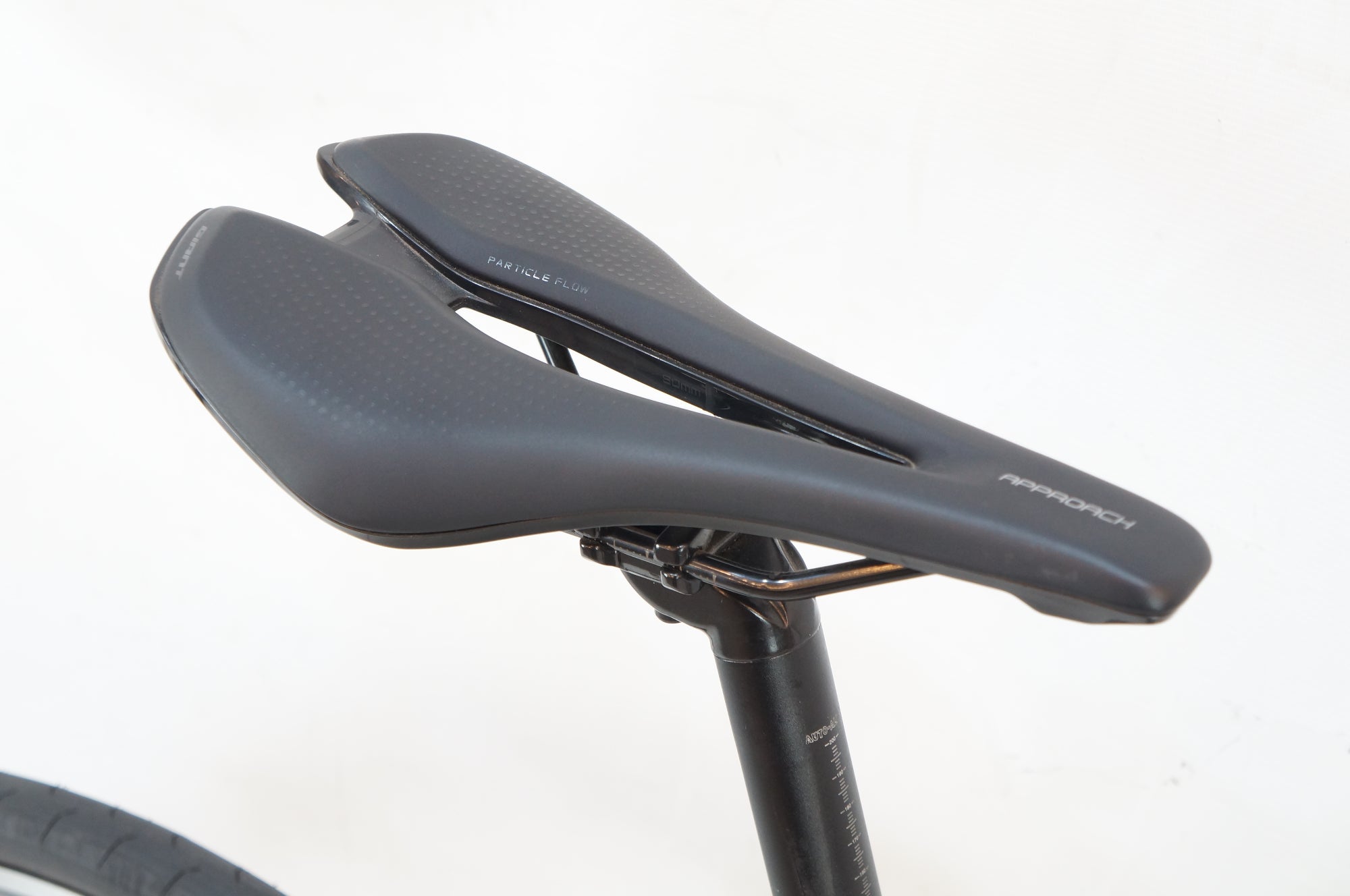 GIANT 「ジャイアント」 CONTEND 1 2023年モデル ロードバイク / バイチャリ浦和ベース