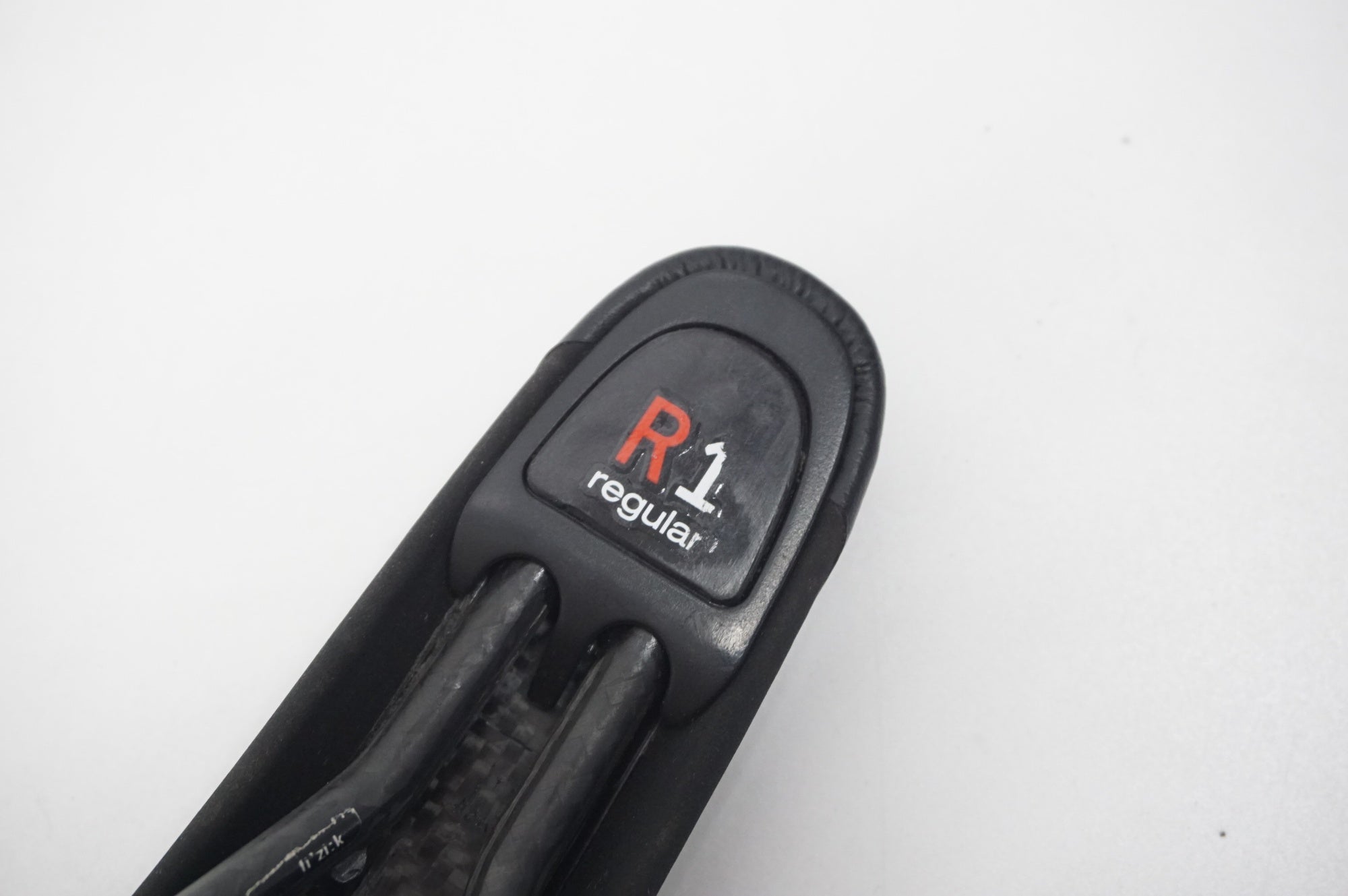 FIZIK 「フィジーク」 ARIONE R1 REGULAR サドル / 福岡店
