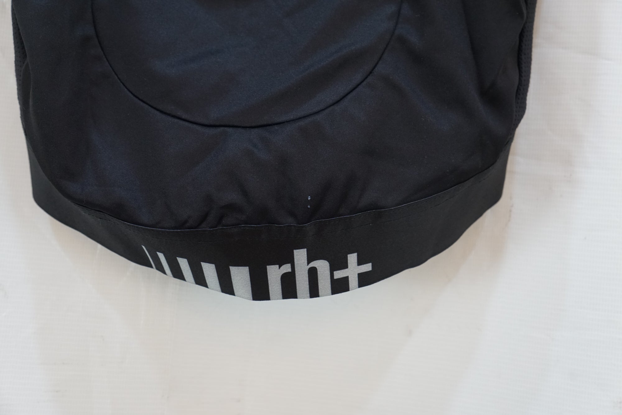 RH+ 「アール エイチ プラス」 Mサイズ サイクルジャージセット / バイチャリ浦和ベース