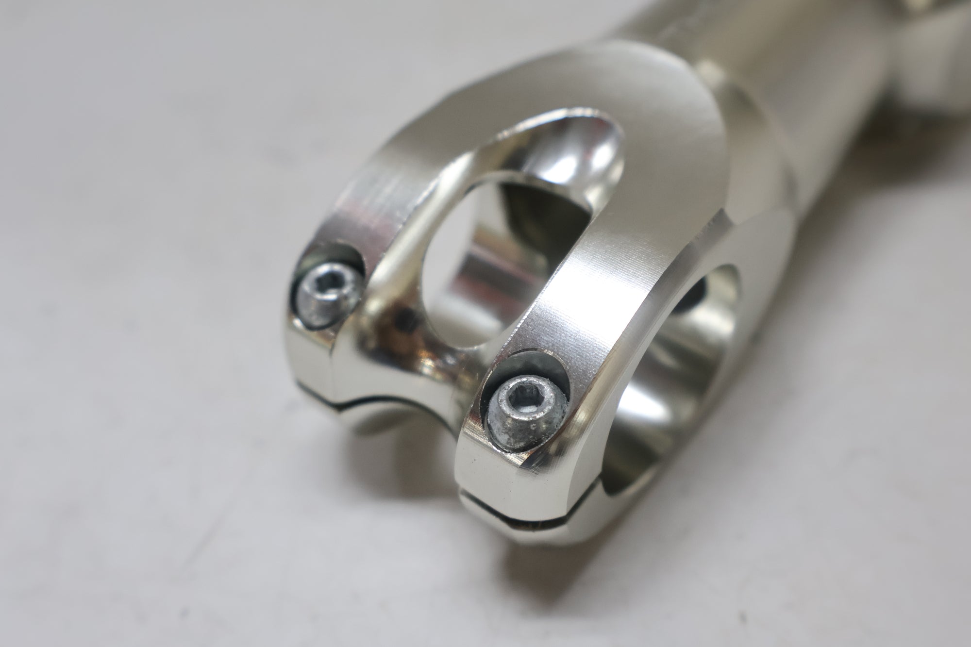 THOMSON 「トムソン」 ELITE X4 φ31.8 90mm ステム / 高知店