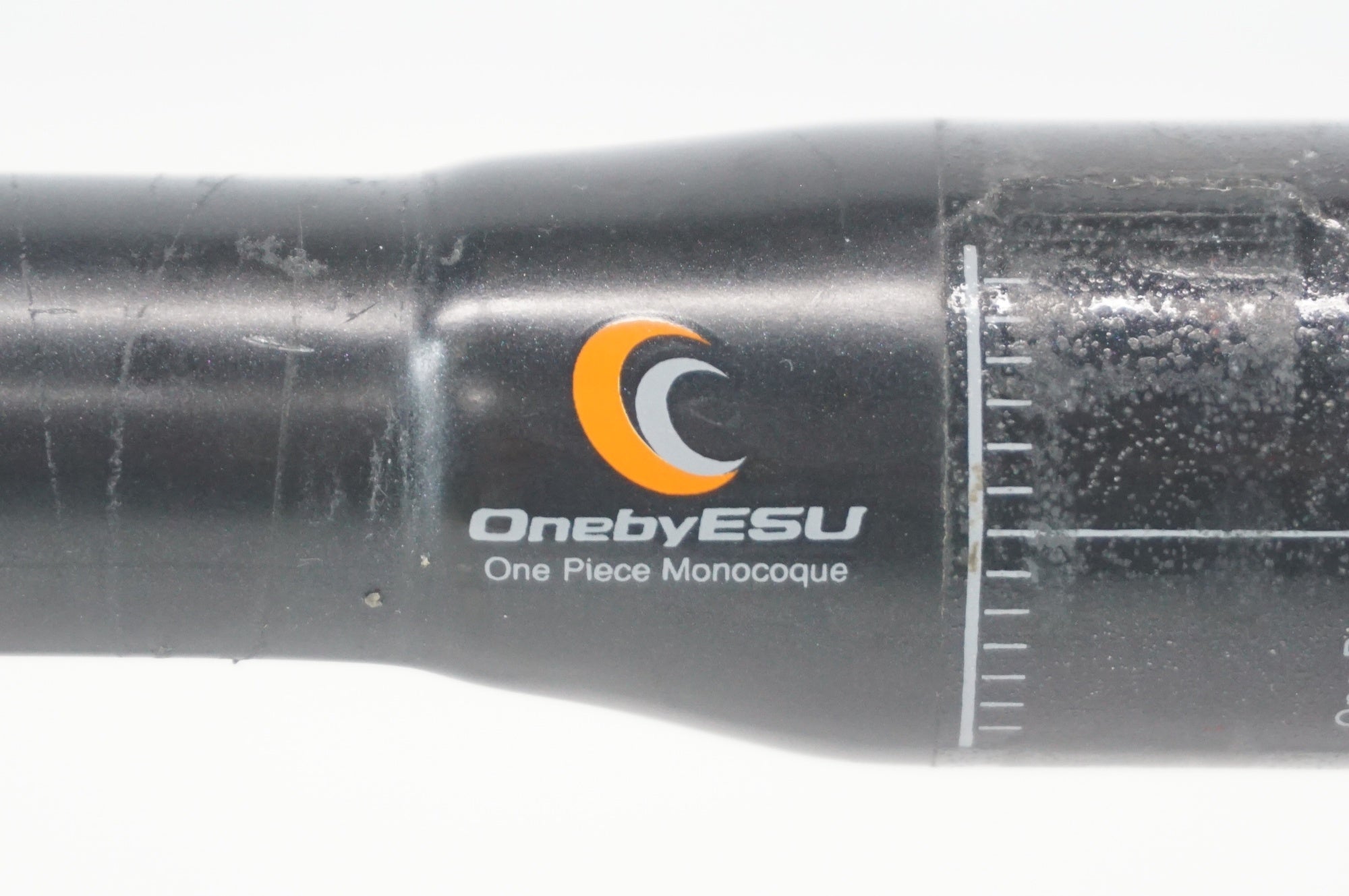 ONEBYESU 「ワンバイエス」 J-CARBON ARC Φ31.8 420mm ハンドル / 阪急塚口店