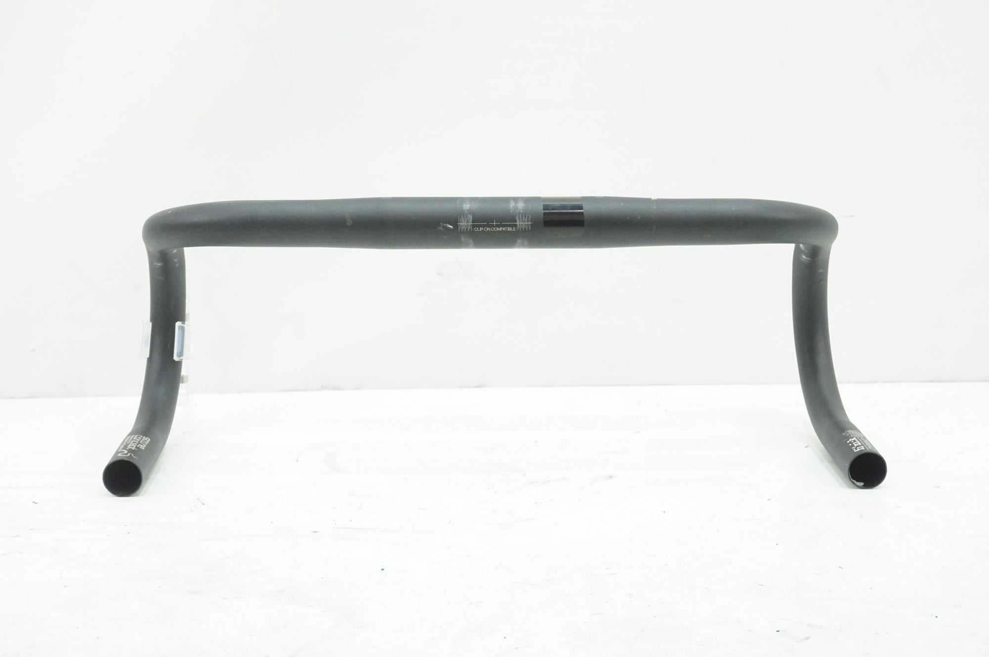 FIZIK 「フィジーク」 CYRANO R3 420mm φ31.8 ハンドル / 大宮店