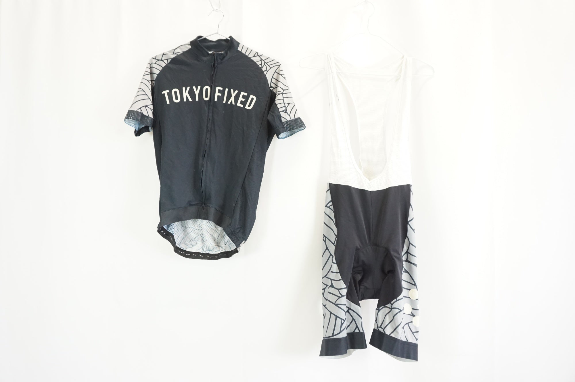 TOKYO FIXED 「トーキョーフィクスド」 上 Sサイズ 下 Lサイズ