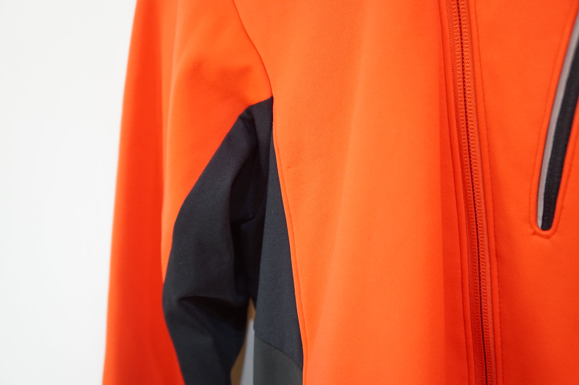 BONTRAGER 「ボントレガー」 VELOCIS SOFTSHELL JACKET Mサイズ ジャケット / バイチャリ浦和ベース