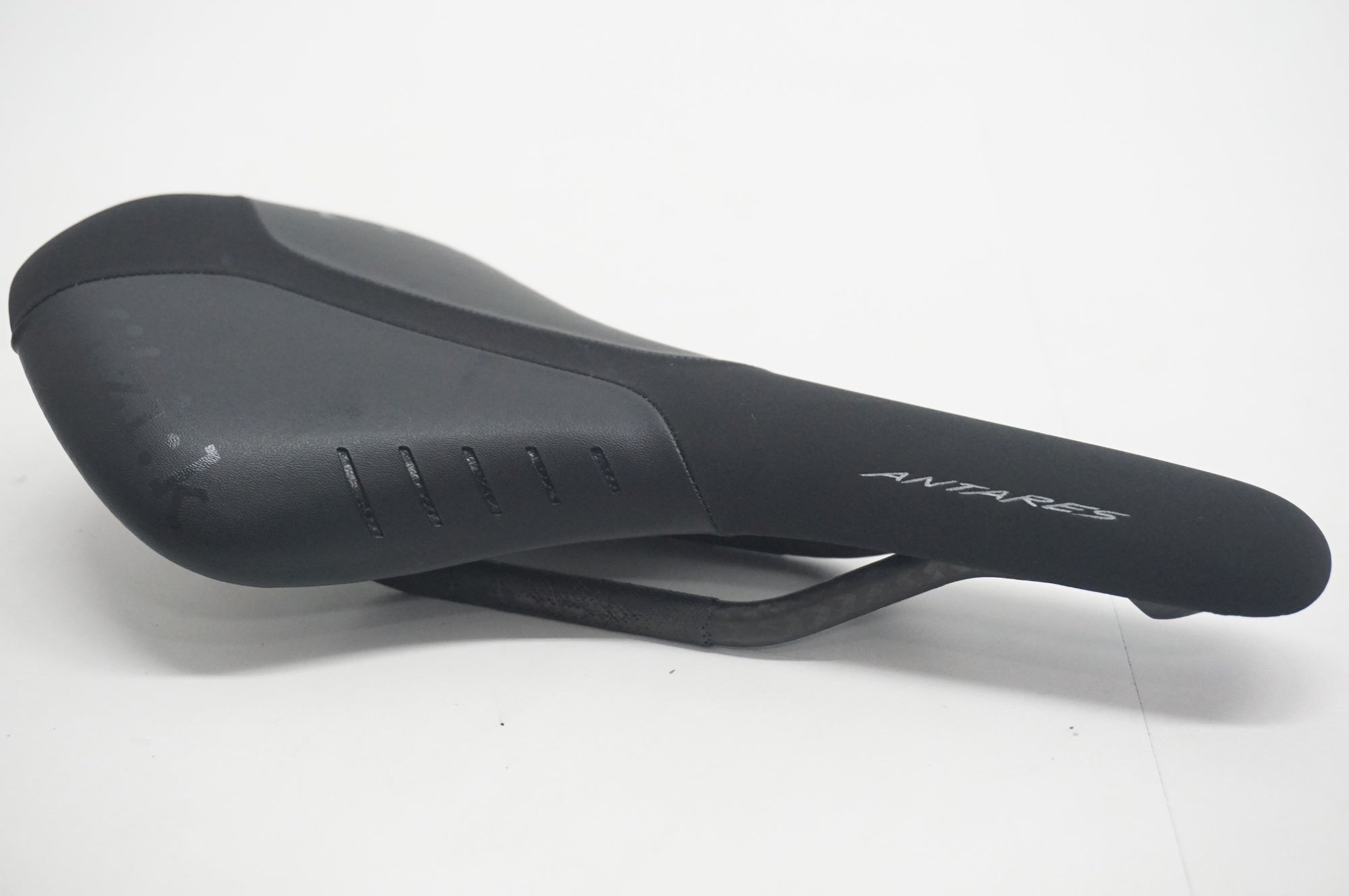 FIZIK 「フィジーク」 ANTARES R1 カーボンレール サドル / 福岡店