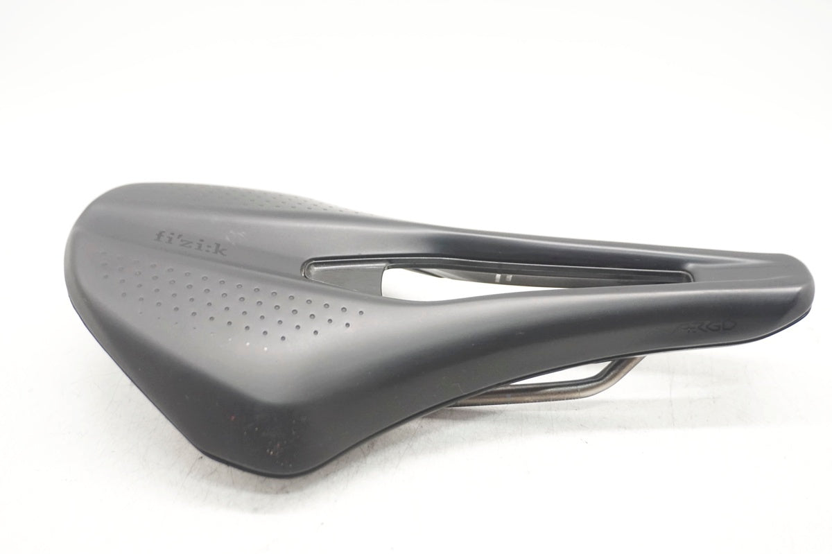FIZIK 「フィジーク」 ARGO TEMPO R3 KIUM 150mm サドル / 大阪門真店