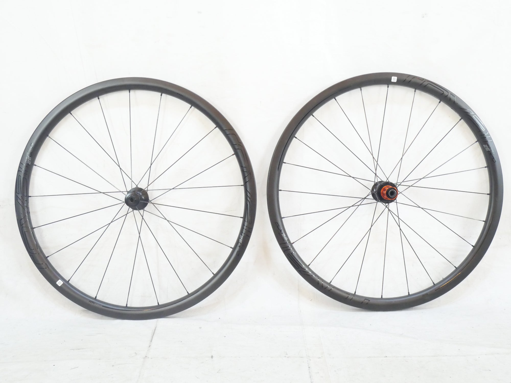 ROVAL 「ロヴァール」 CLX 32 RAPIDE DISC SHIMANO 11s ホイールセット / バイチャリ浦和ベース