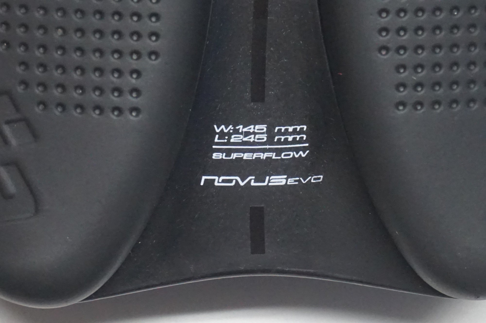SELLE ITALIA 「セライタリア」 NOVUS BOOST EVO サドル / 福岡店