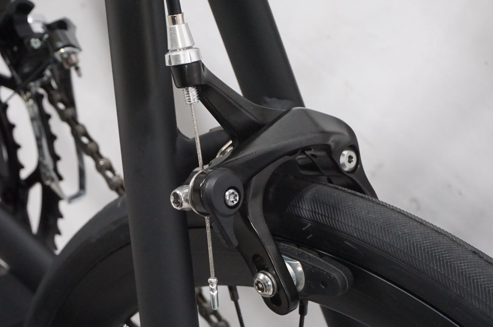 TERN 「ターン」 SURGE 2025年モデル 20インチ ミニベロ / AKIBA店