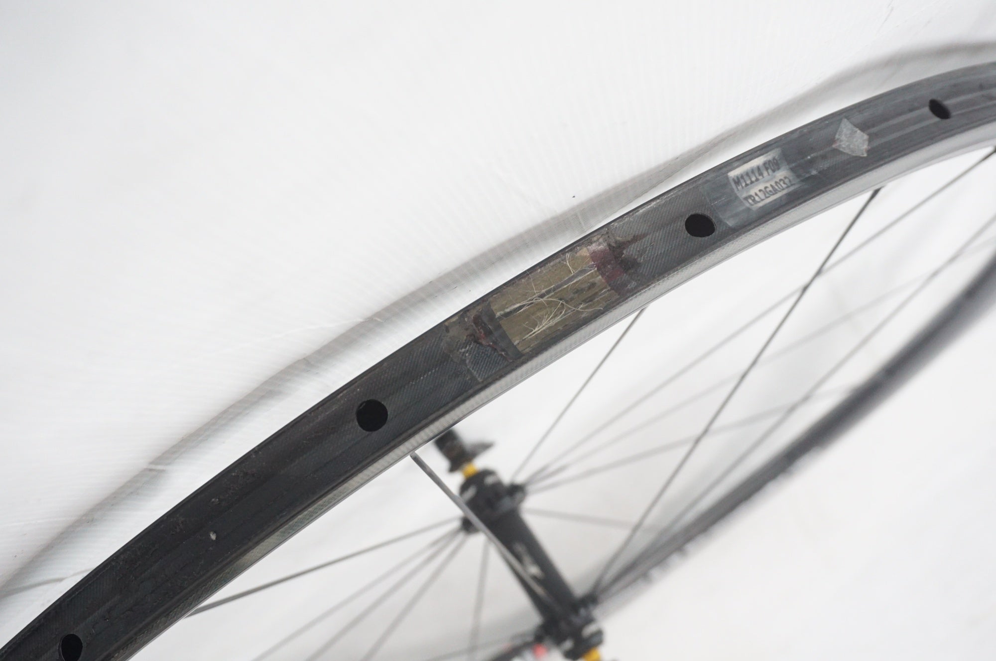 TOKEN 「トーケン」 T28 カーボン TU ホイールセット / 阪急塚口店