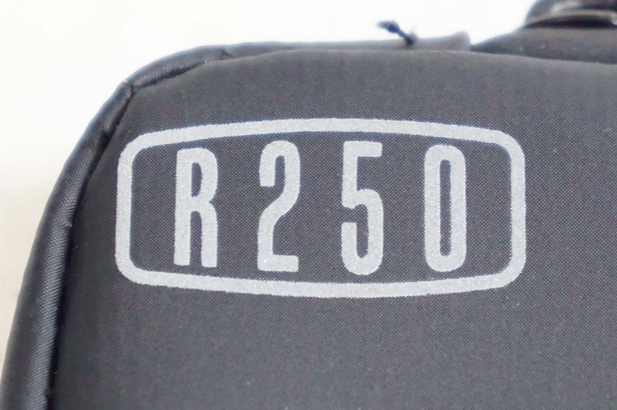 R250 「アールニーゴーマル」 防水スマートライドポーチDX / 熊谷本店
