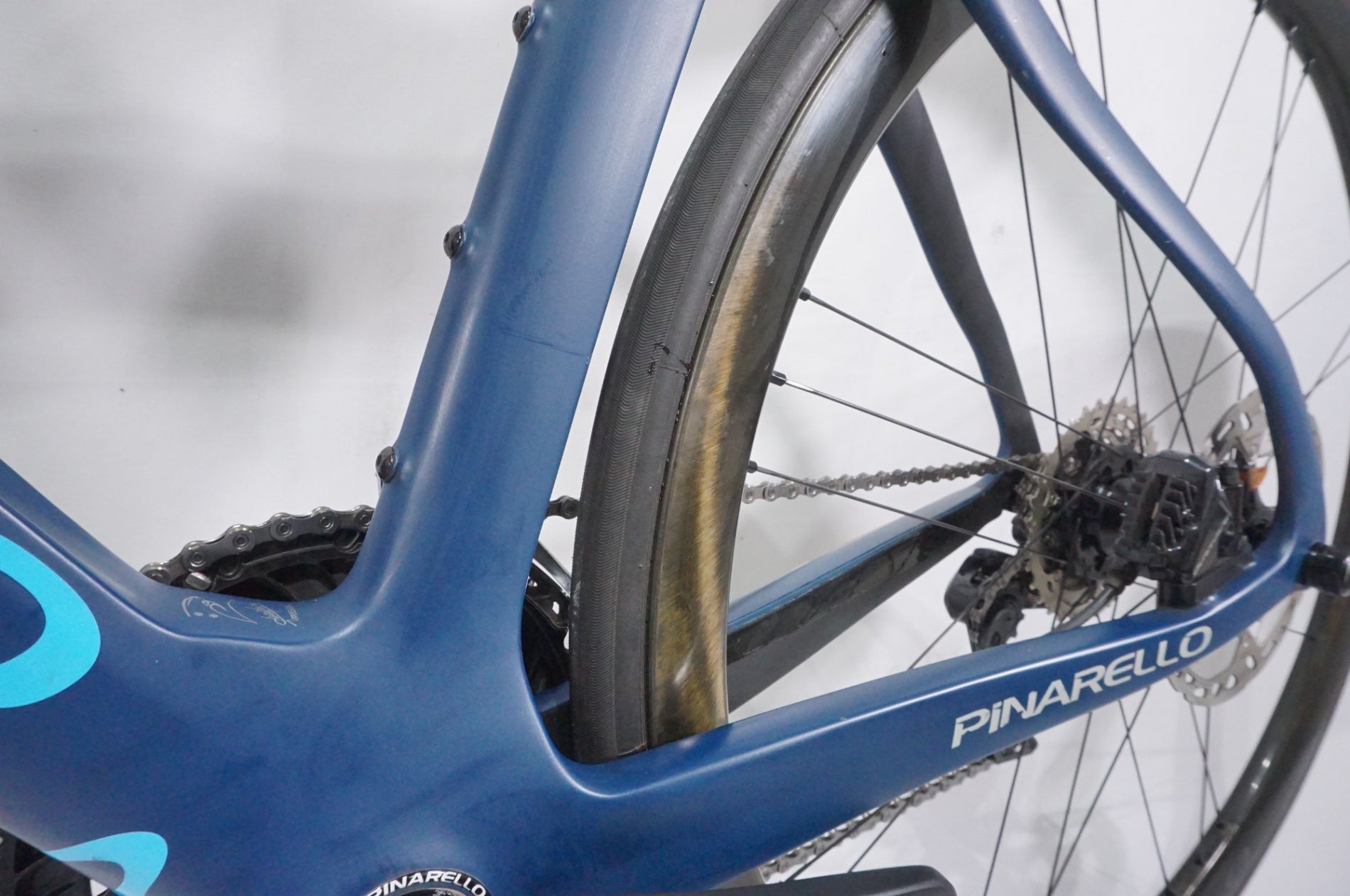 PINARELLO 「ピナレロ」 PRINCE 2021年カスタム ロードバイク / AKIBA店