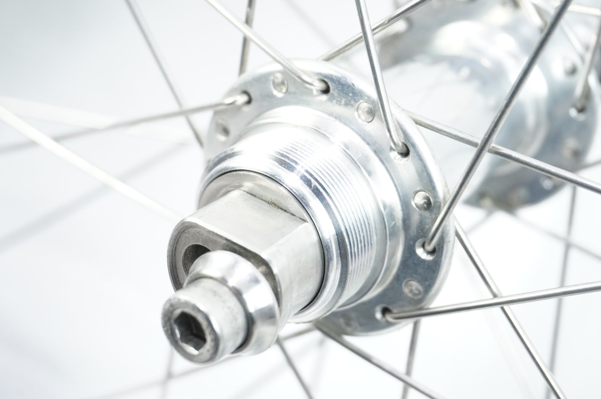 ZIPP 「ジップ」 404 カーボンリム WHITE INDUSTRIES ONE エキセントリック ハブ リアホイール / 中目黒店