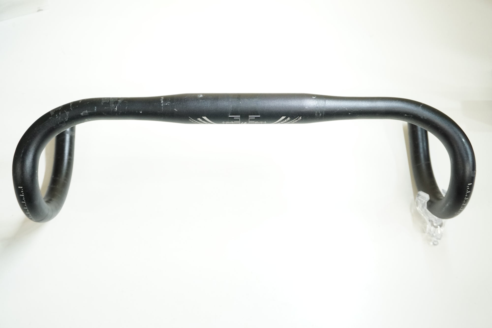 BONTRAGER 「ボントレガー」 RACE φ31.8 400mm ハンドル / 大宮店