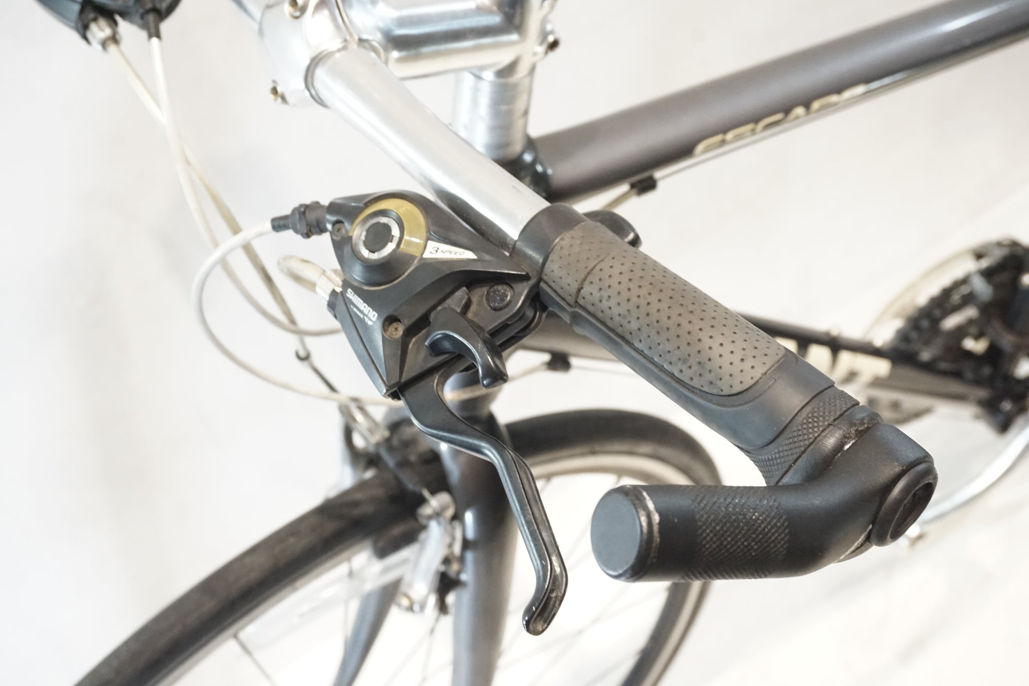 GIANT 「ジャイアント」 ESCAPE R3 2015年ごろモデル クロスバイク / 横浜戸塚店