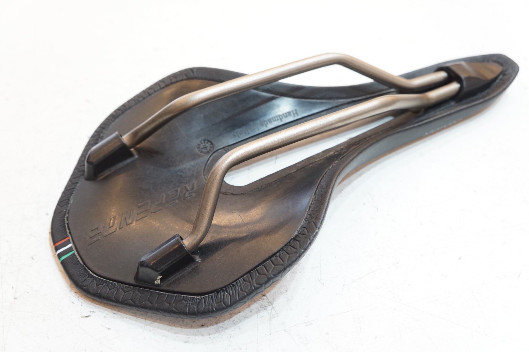 REPENTE 「レペンテ」 QUASAR サドル / バイチャリ浦和ベース