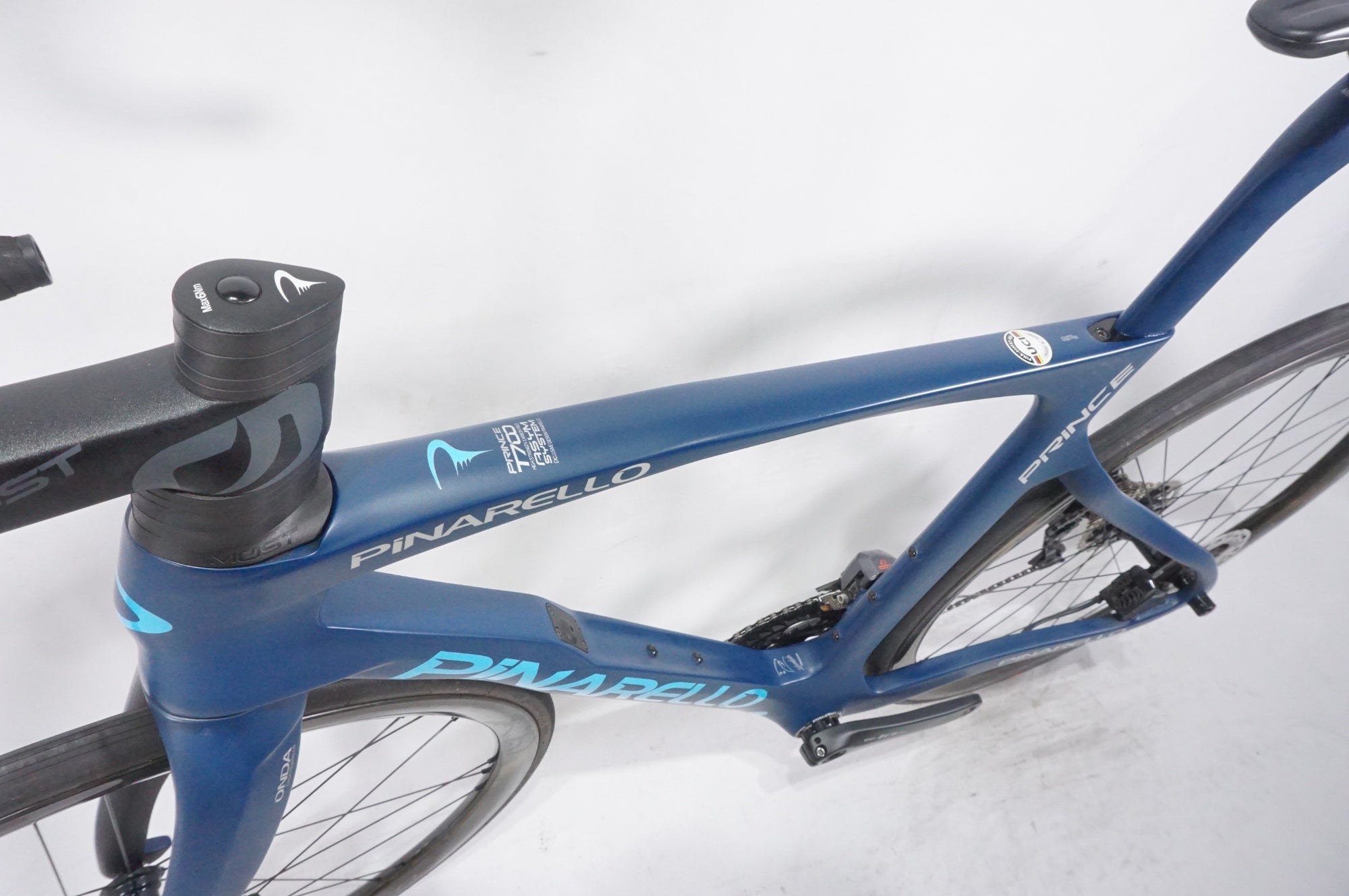 PINARELLO 「ピナレロ」 PRINCE 2021年カスタム ロードバイク / AKIBA店