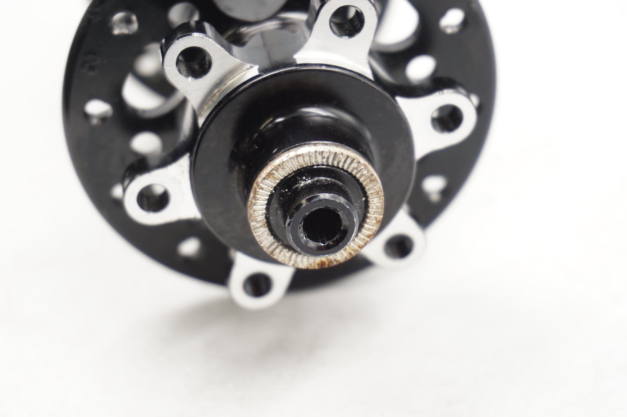 TNI 「ティーエヌアイ」 SHIMANO11s 135mm リアハブ / 奈良店
