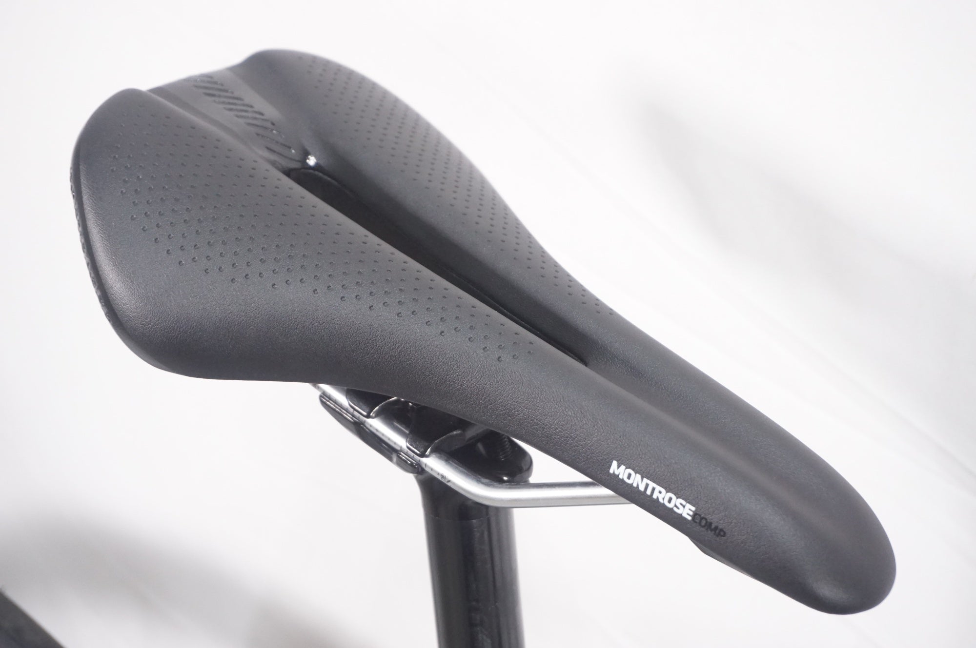 TREK 「トレック」 EMONDA ALR 4 DISC 2020年モデル ロードバイク / AKIBA店