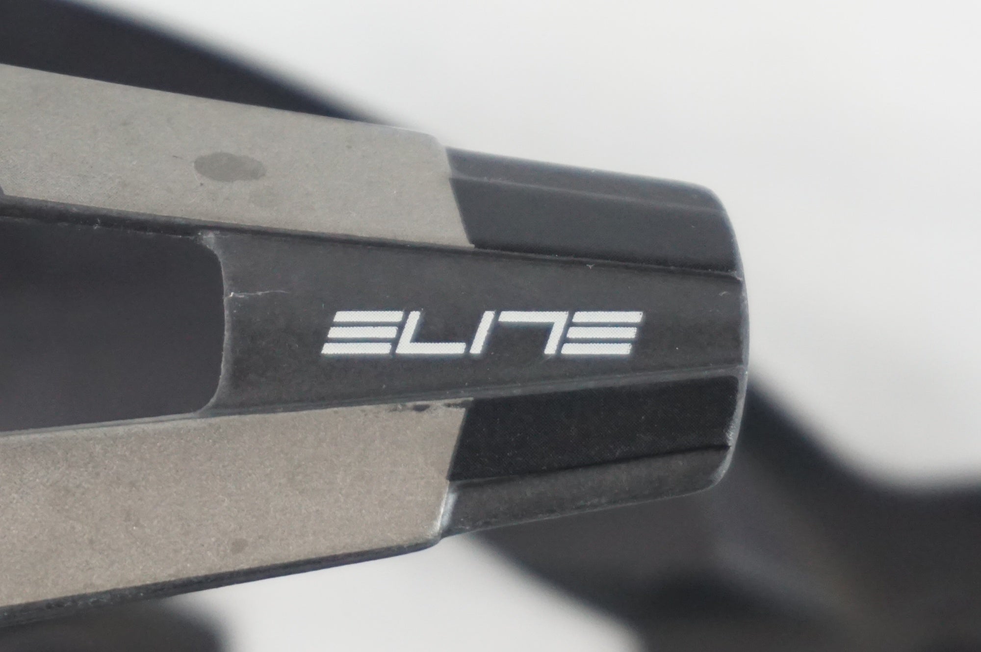 ELITE 「エリート」 VICO CARBON ボトルケージ / 阪急塚口店