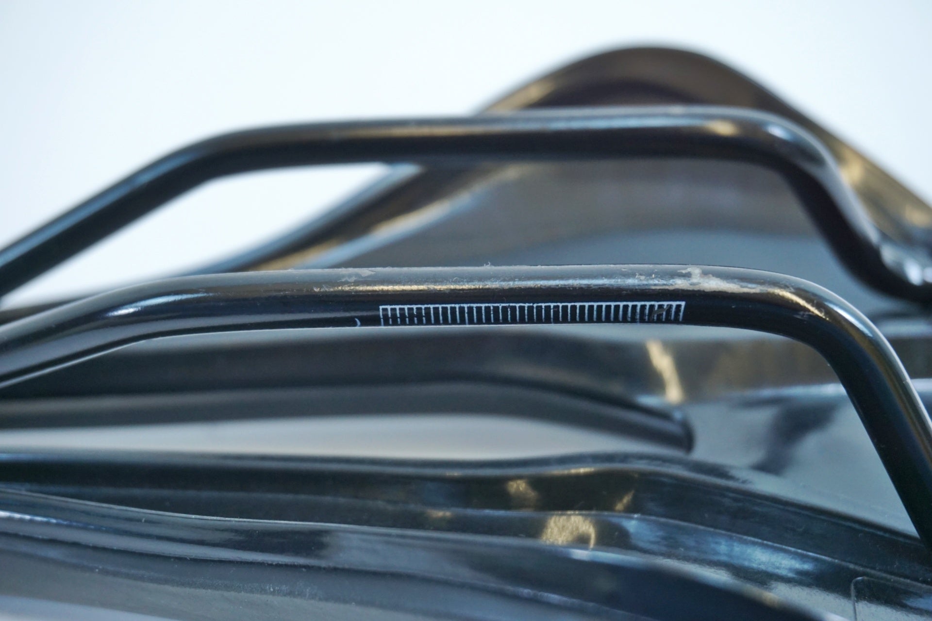 TNI 「ティーエヌアイ」 COMFORT FLY サドル / 有明ガーデン店