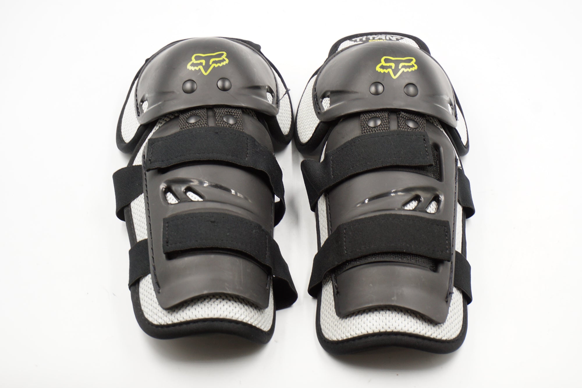 FOX 「フォックス」 TITAN SPORT YOUTHサイズ ニーシンガード