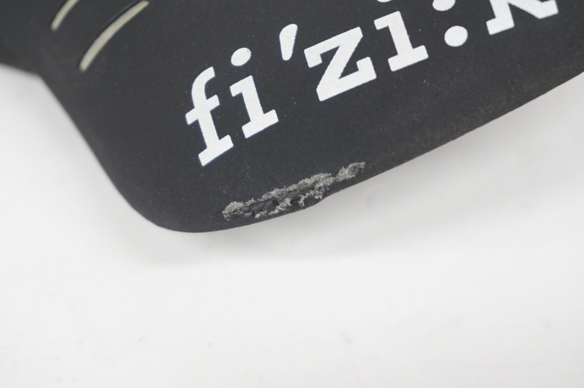 FIZIK 「フィジーク」 ANTARES R3 サドル / 阪急塚口店