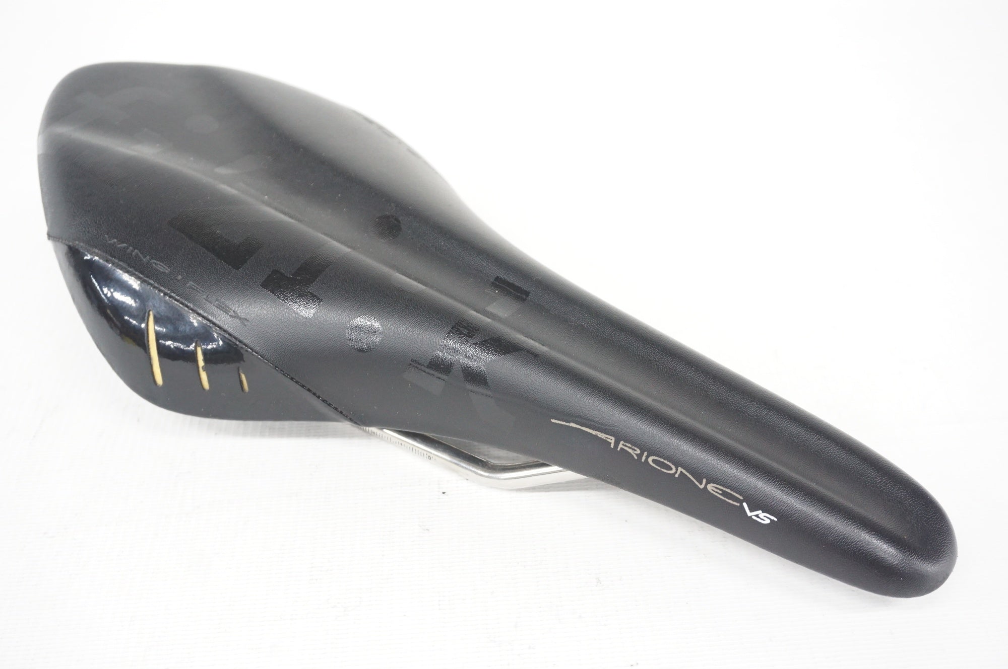 FIZIK 「フィジーク」 ARIONE WING FLEX TRI2 サドル / 浦和